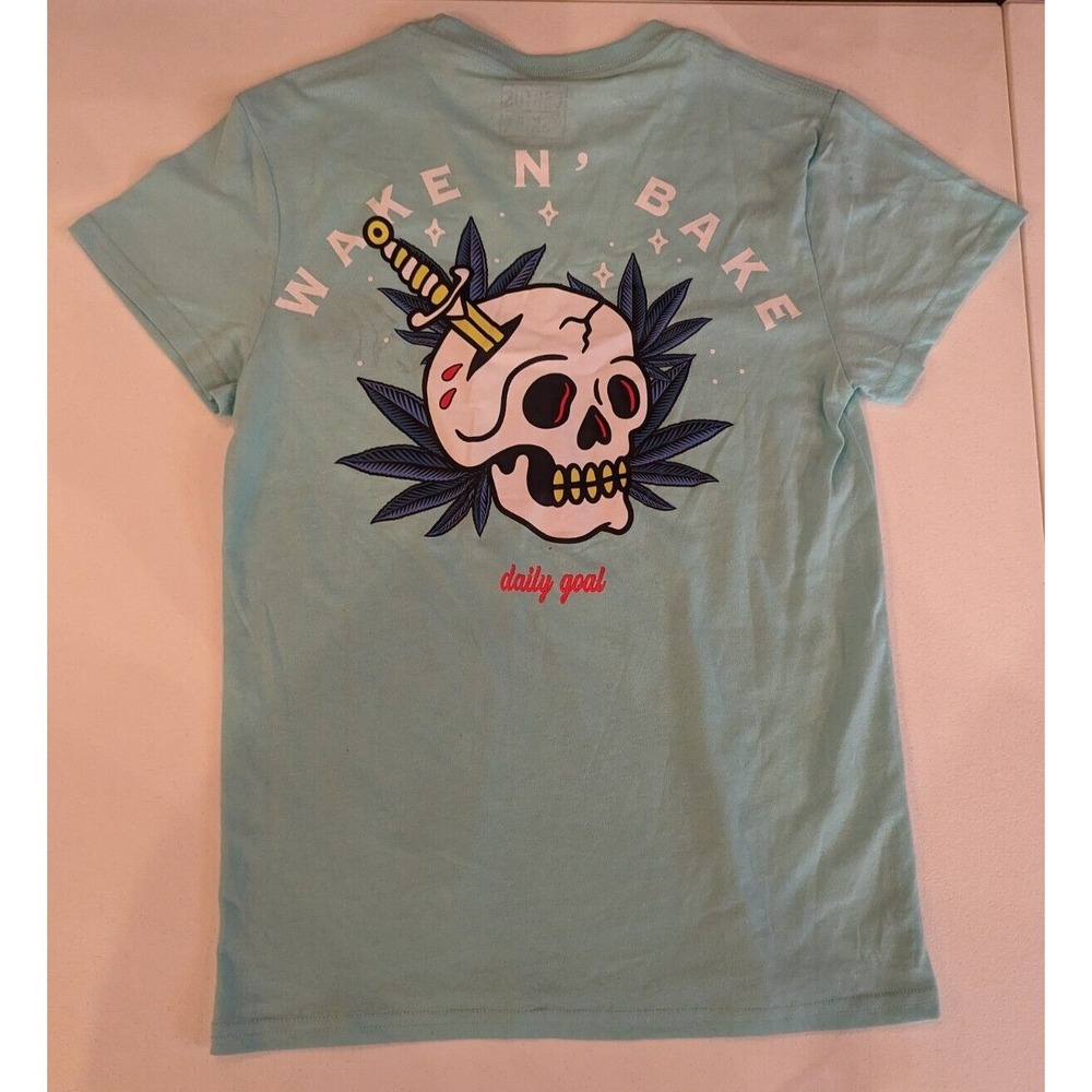 Wake N' Bake‎ Size Small Women's Graphic T Skull on Teal - Cactus & Skull - Picture 2 of 2